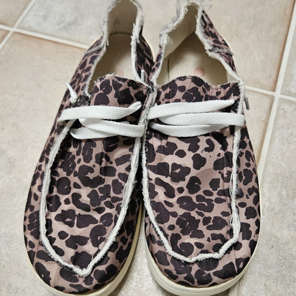 Leopard Print Casual Canvas Shoes with White Laces
